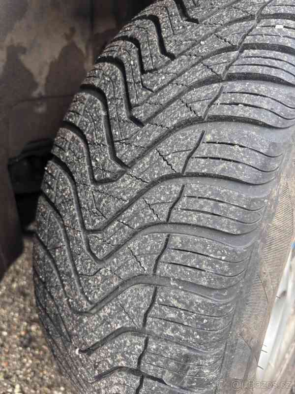 BMW X3 3,0   V6 D - foto 14