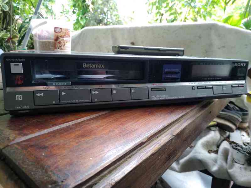 Prodám videorekordér SONY BETAMAX SL-F30PS