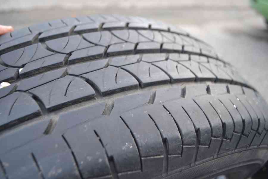 VW T5,T6 (6.1) - Sada pěkných letních kol 205/65R16C zánovní - foto 9