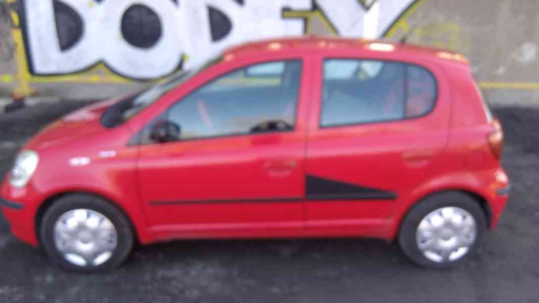 TOYOTA Yaris 1,0i VVTi Comfort  ČR - foto 12