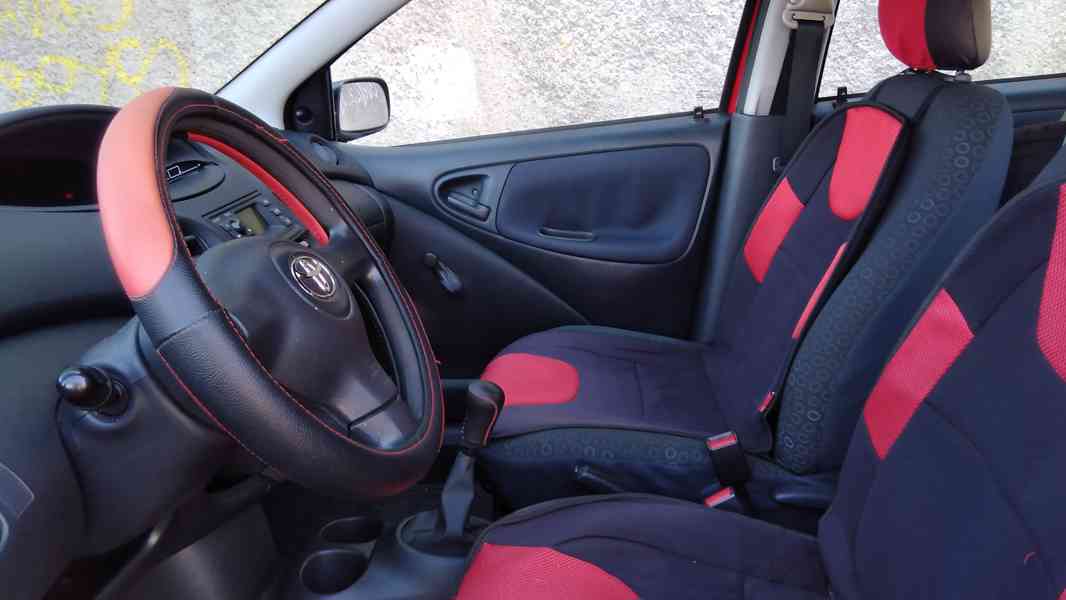 TOYOTA Yaris 1,0i VVTi Comfort  ČR - foto 23