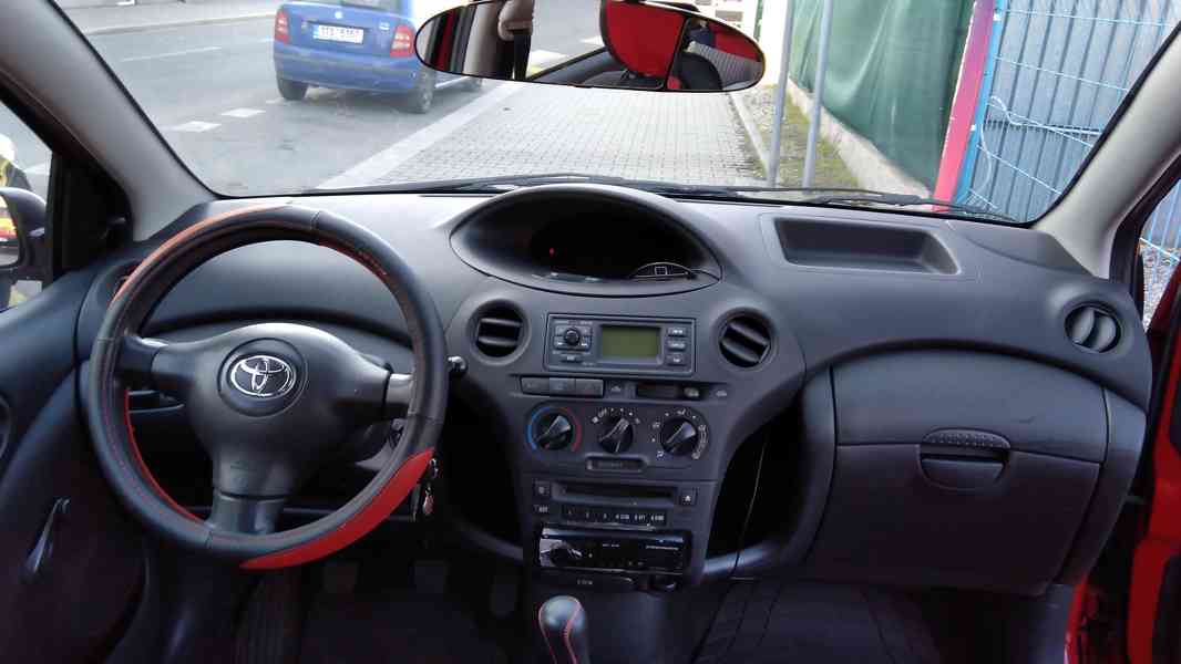 TOYOTA Yaris 1,0i VVTi Comfort  ČR - foto 16