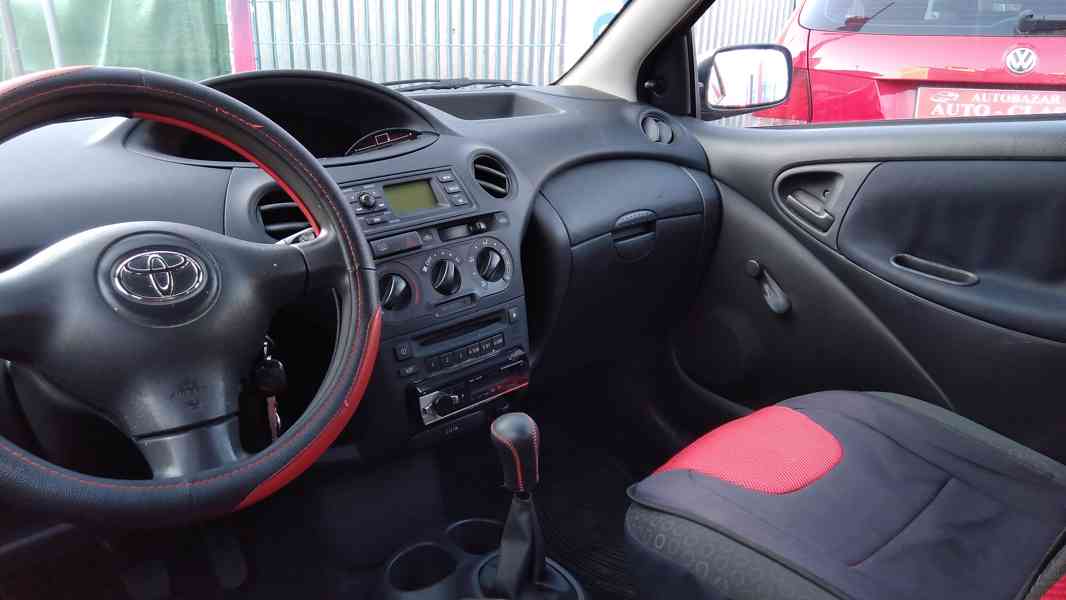 TOYOTA Yaris 1,0i VVTi Comfort  ČR - foto 18