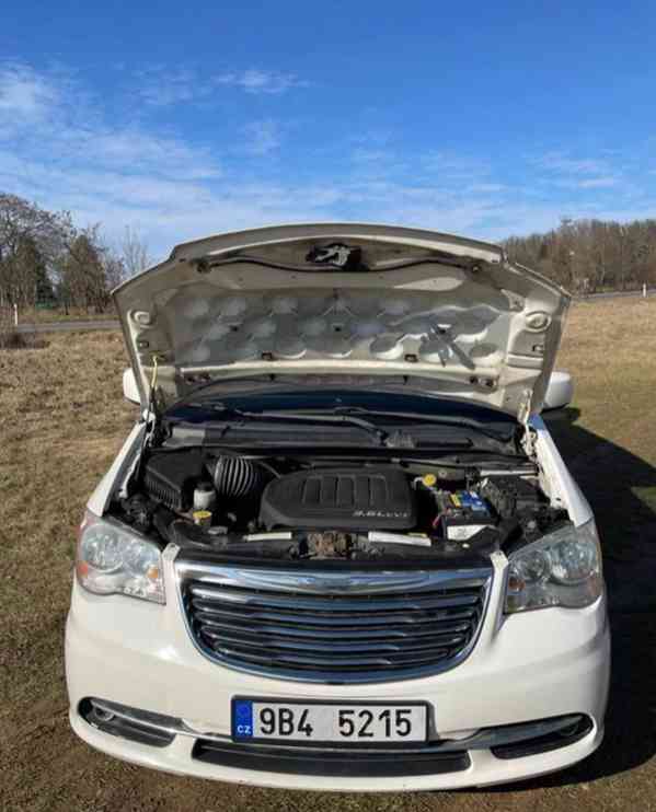 Chrysler Town & Country, 7 místné, A/T, TOP STAV - foto 11