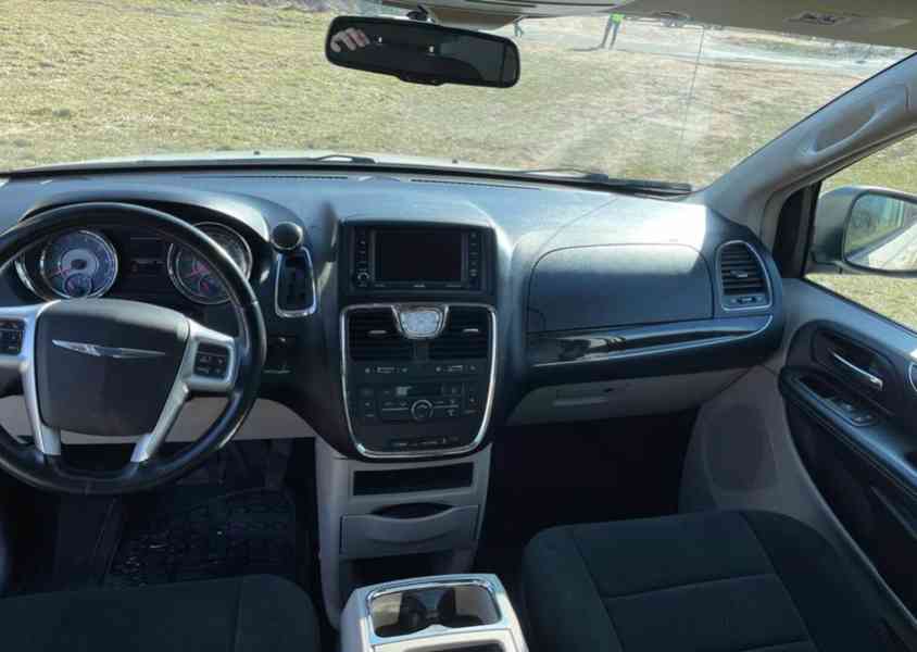 Chrysler Town & Country, 7 místné, A/T, TOP STAV - foto 14