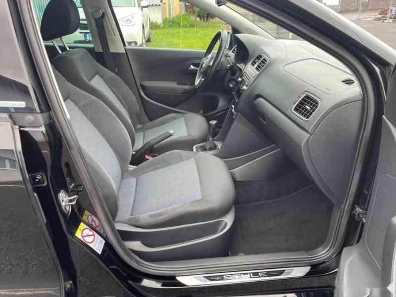Volkswagen Polo, 1,2 51kW, SERVISKA - foto 16