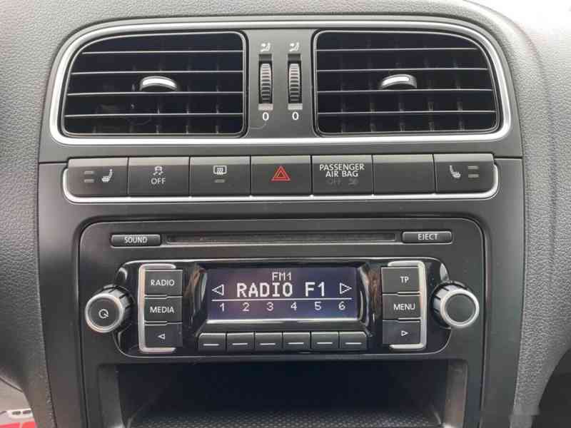 Volkswagen Polo, 1,2 51kW, SERVISKA - foto 13