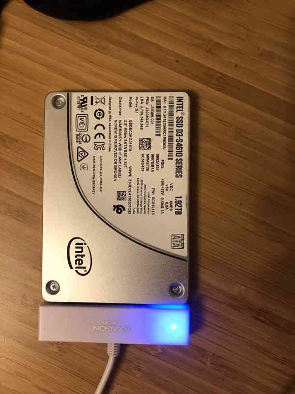 Intel SSD 1.9TB - foto 2