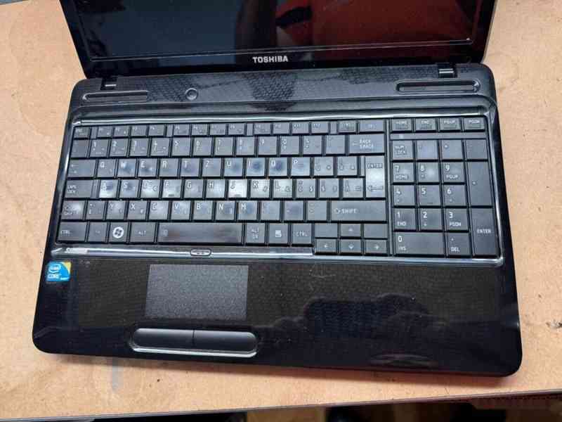Predám pokazený notebook na náhradné diely zn.TOSHIBA L650 - foto 3