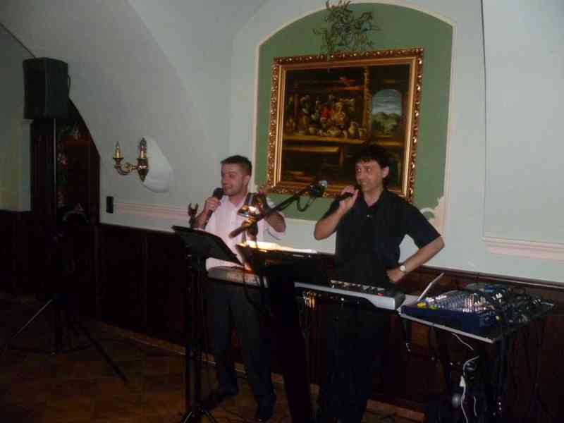 ŽIVÁ HUDBA NA OSLAVY, SVATBY, PLESY + DJ - ZLÍNSKÝ KRAJ - foto 13