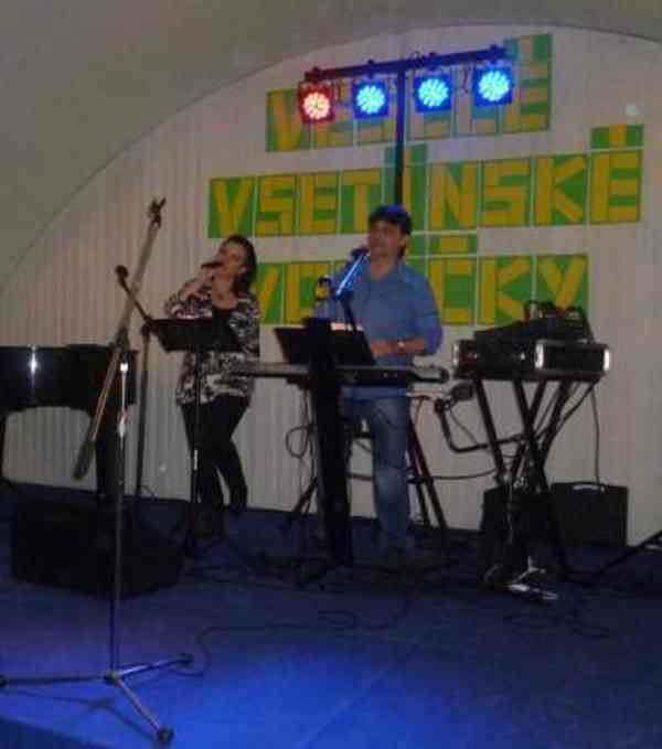 ŽIVÁ HUDBA NA OSLAVY, SVATBY, PLESY + DJ - ZLÍNSKÝ KRAJ - foto 4