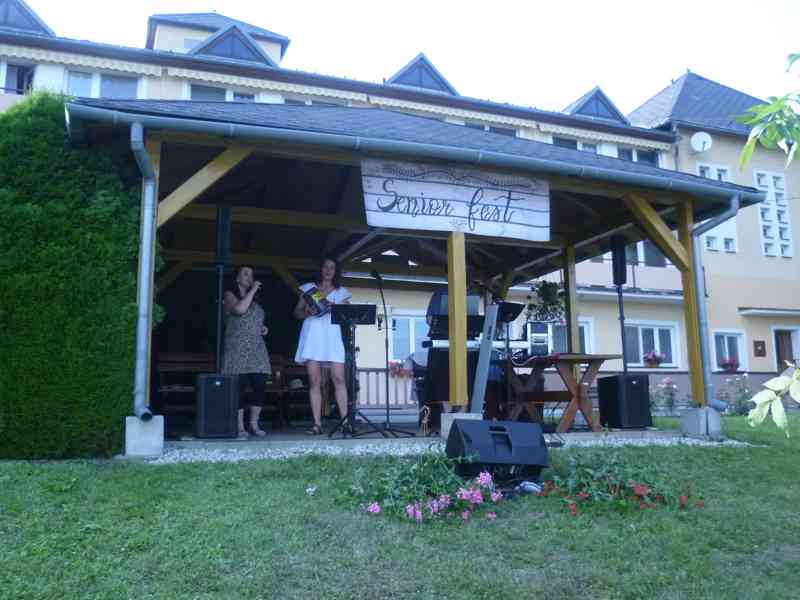 ŽIVÁ HUDBA NA OSLAVY, SVATBY, PLESY + DJ - ZLÍNSKÝ KRAJ - foto 21