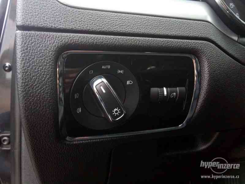 ŠKODA SUPERB 2.0 TDi 125kW MANUÁL,VELKÁ VÝBAVA,SERVIS,TOP - foto 18