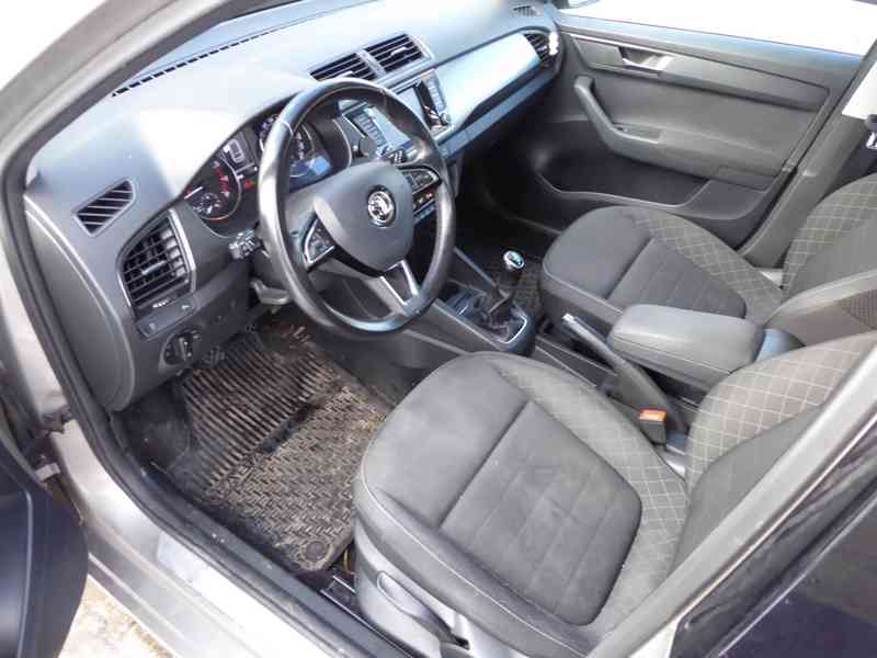 ŠKODA Fabia Combi Style 1,0 TSI 81 kW - foto 9