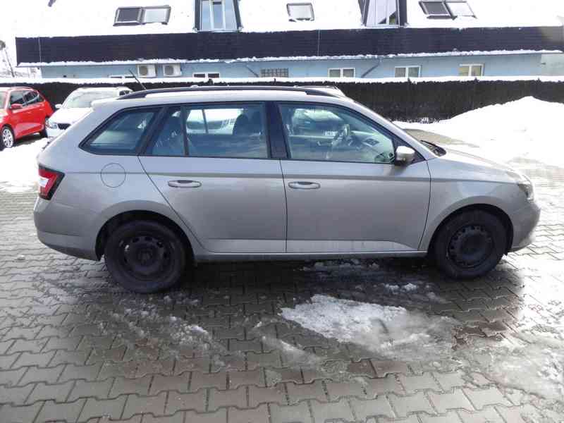 ŠKODA Fabia Combi Style 1,0 TSI 81 kW - foto 6