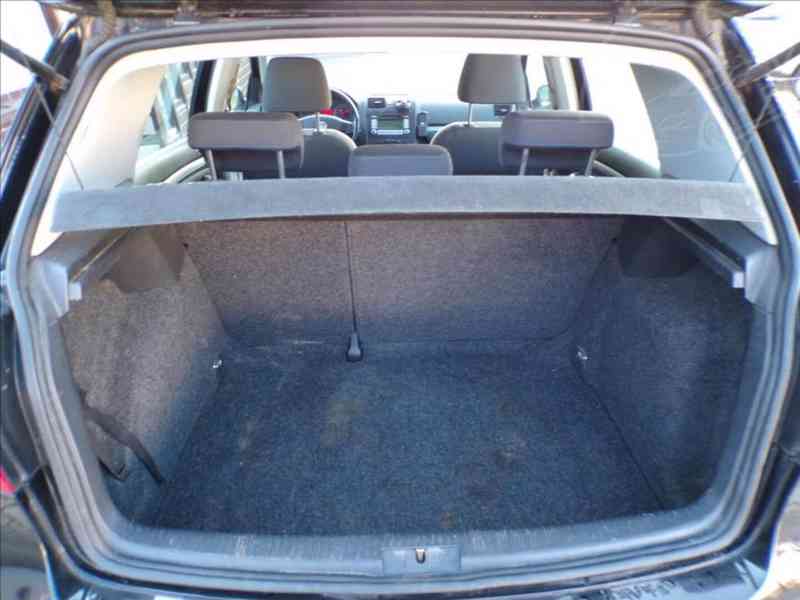 VW Golf 1,6 MPI KLIMATIZACE - foto 9
