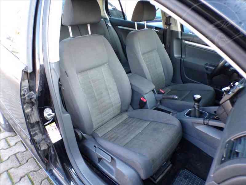 VW Golf 1,6 MPI KLIMATIZACE - foto 11