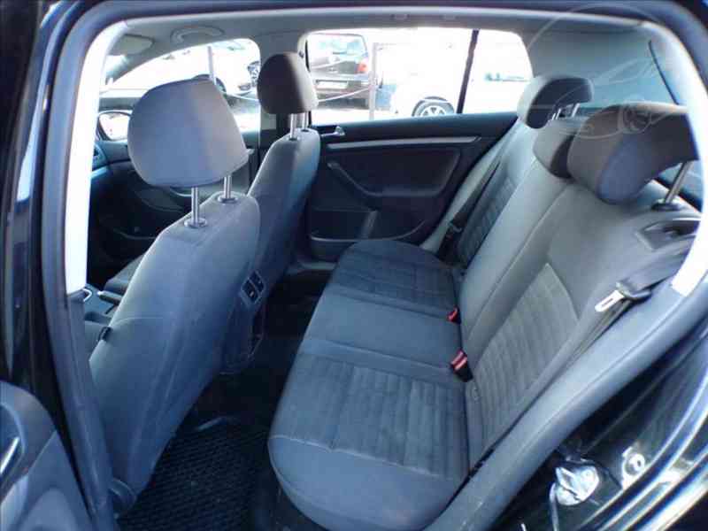 VW Golf 1,6 MPI KLIMATIZACE - foto 8