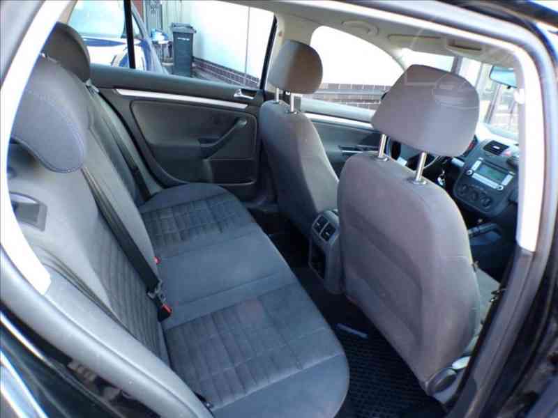 VW Golf 1,6 MPI KLIMATIZACE - foto 10