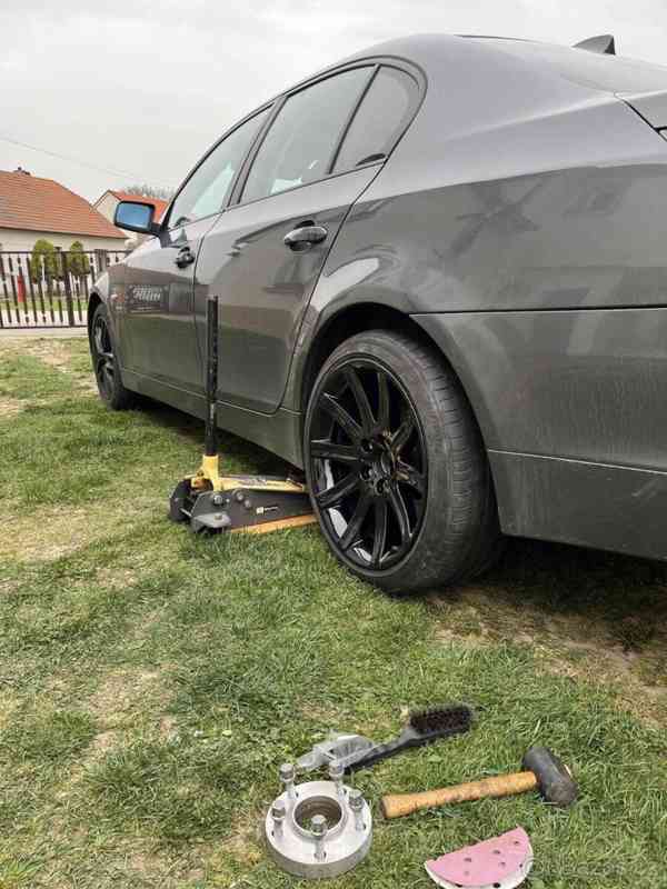 BMW Řada 5 3,0   E60 530d - foto 4