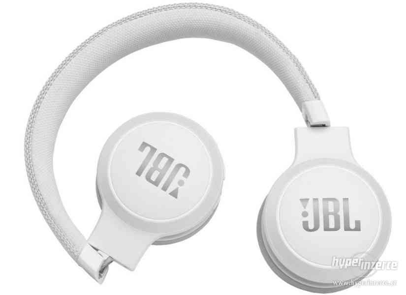 Nové sluchátka JBL Live 400BT, bílé - foto 3