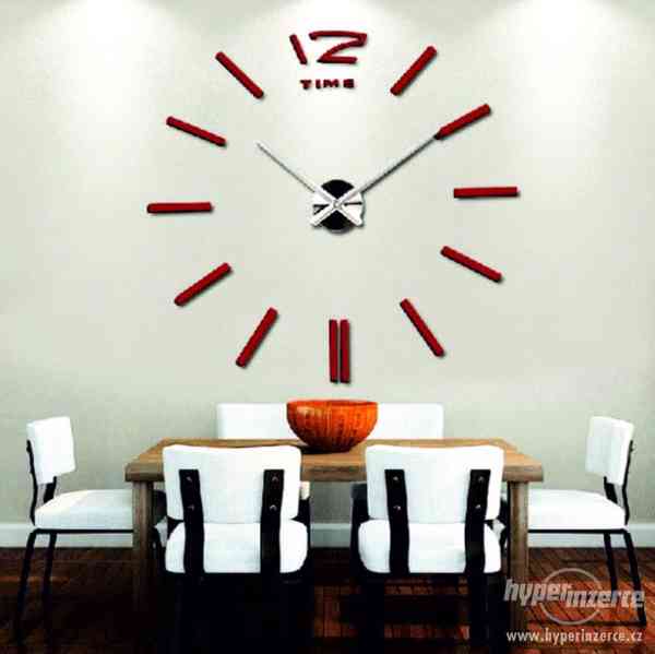 Moderní nástěnné hodiny farebné  120 cm 03-HNEDÁ RAL8011 - foto 7