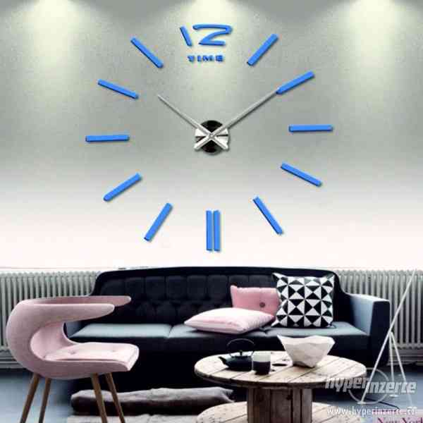 Moderní nástěnné hodiny farebné  120 cm 03-HNEDÁ RAL8011 - foto 14