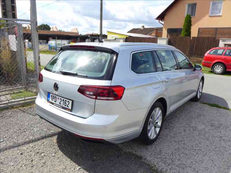 Volkswagen Passat 2,0 TDI FULL LED NAVI APP DPH - foto 3