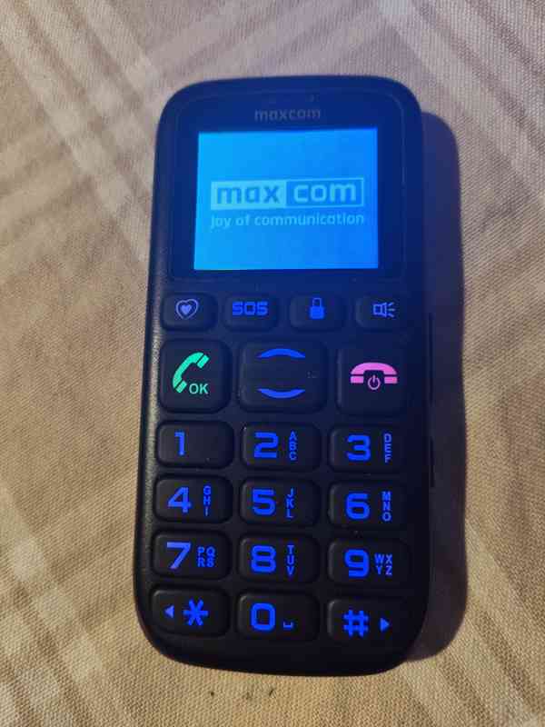 Mobilní tlačítkový telefon Maxcom MM428L Dual SIM - foto 2