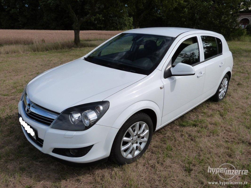 Opel Astra H, 1,6 benzín, 85 kW, rok 2011, 106 000 km - foto 1