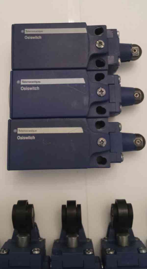 Koncový spínač Telemecanique XCKN2127P20  - foto 4