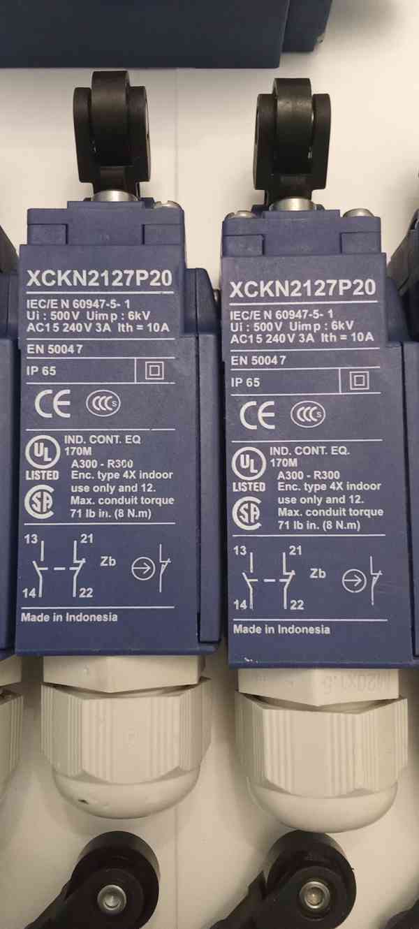 Koncový spínač Telemecanique XCKN2127P20  - foto 3