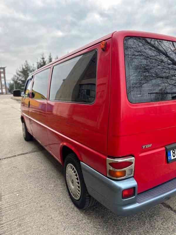 Volkswagen Caravelle 2,5 - foto 8