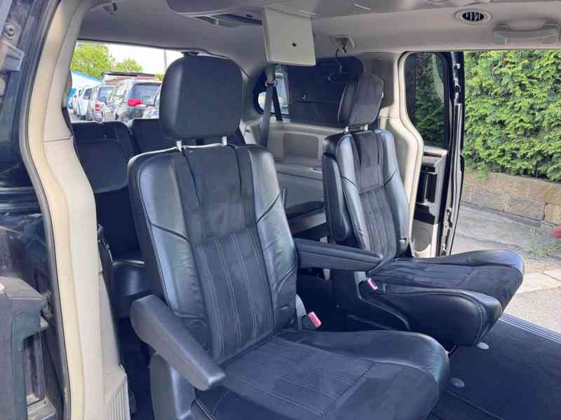 Chrysler Lancia Voyager 3,6 Gold DVD LPG 2014 - foto 10