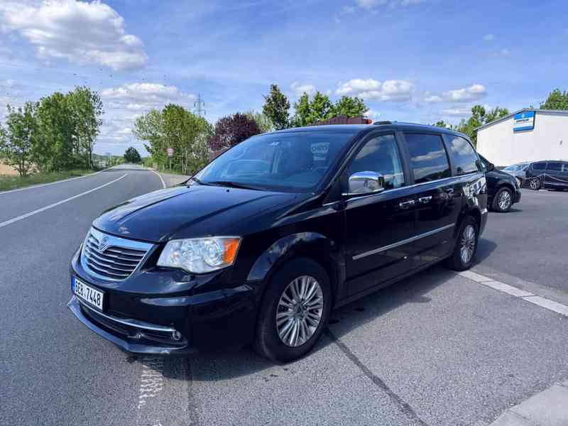 Chrysler Lancia Voyager 3,6 Gold DVD LPG 2014 - foto 2