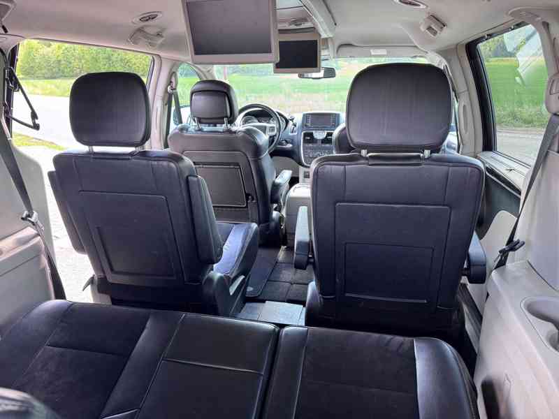 Chrysler Lancia Voyager 3,6 Gold DVD LPG 2014 - foto 8
