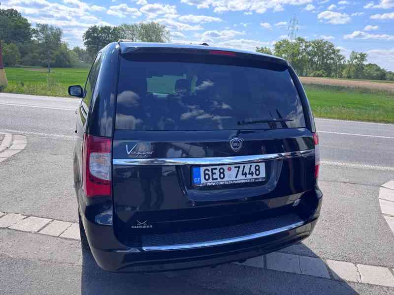 Chrysler Lancia Voyager 3,6 Gold DVD LPG 2014 - foto 5