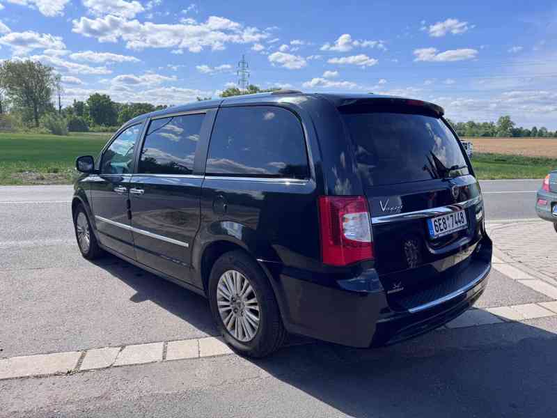 Chrysler Lancia Voyager 3,6 Gold DVD LPG 2014 - foto 3