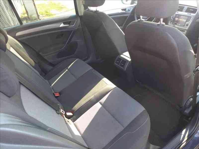 Volkswagen Golf 1,2 TSI HIGHLINE, 1.MAJITEL - foto 9