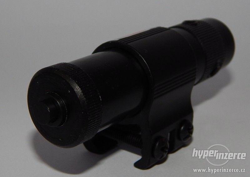Červený laser na zbraně, na dražky 11mm - foto 3