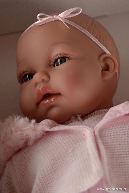 Realistické miminko holčička Toneta v šatičkách - foto 1