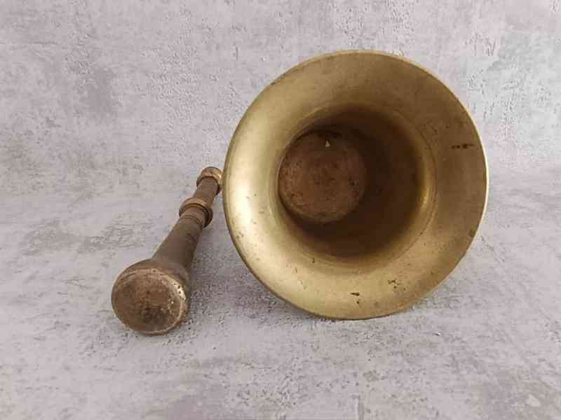 Stary mosazný hmoždíř č.8 s tloukem - foto 9
