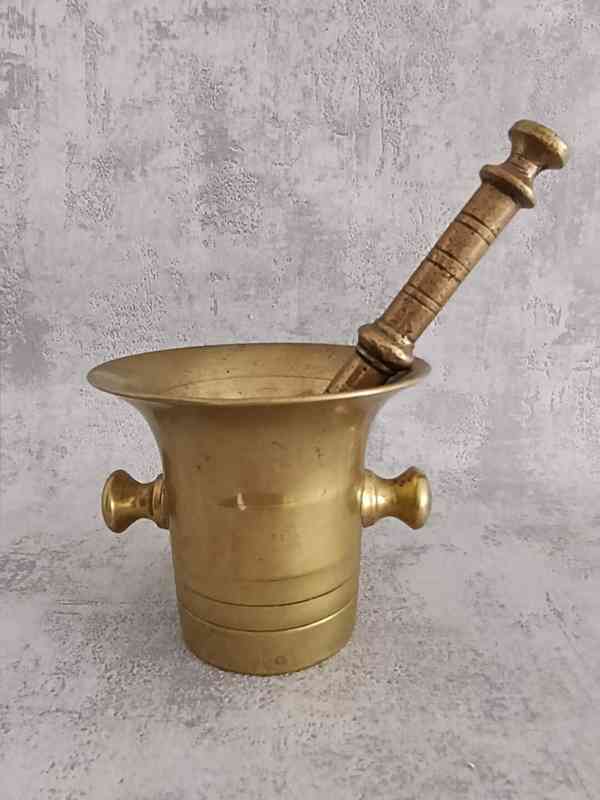 Stary mosazný hmoždíř č.8 s tloukem - foto 12