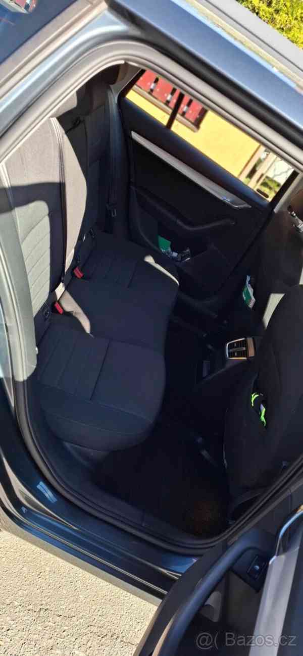 Škoda Octavia 2,0   III - foto 8