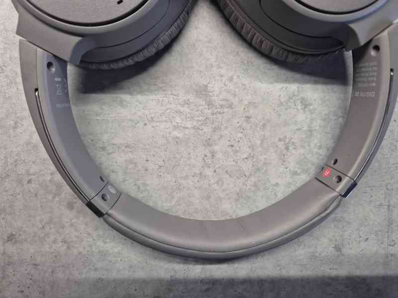 bezdrátová sluchátka SONY WH-CH700N TOP STAV! - foto 4