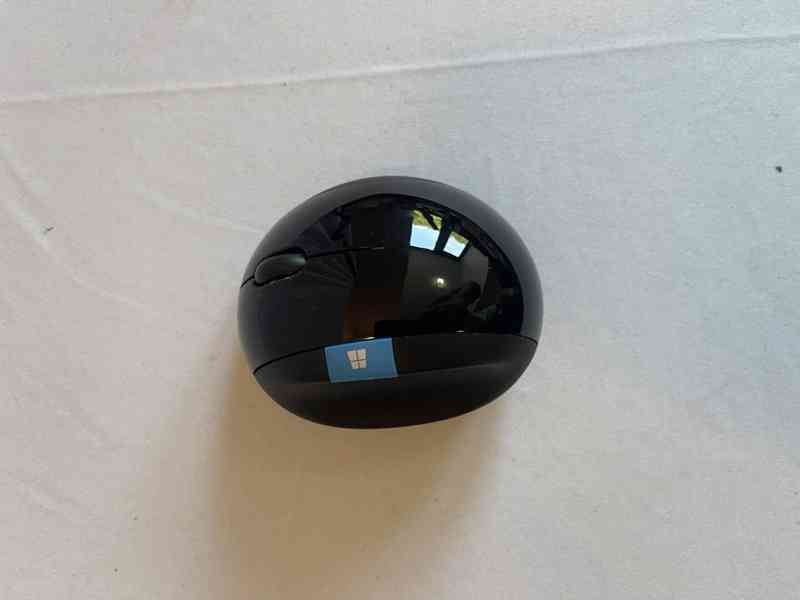 Microsoft Sculpt Ergonomic Mouse 1560 BlueTrack - nefunkční - foto 3