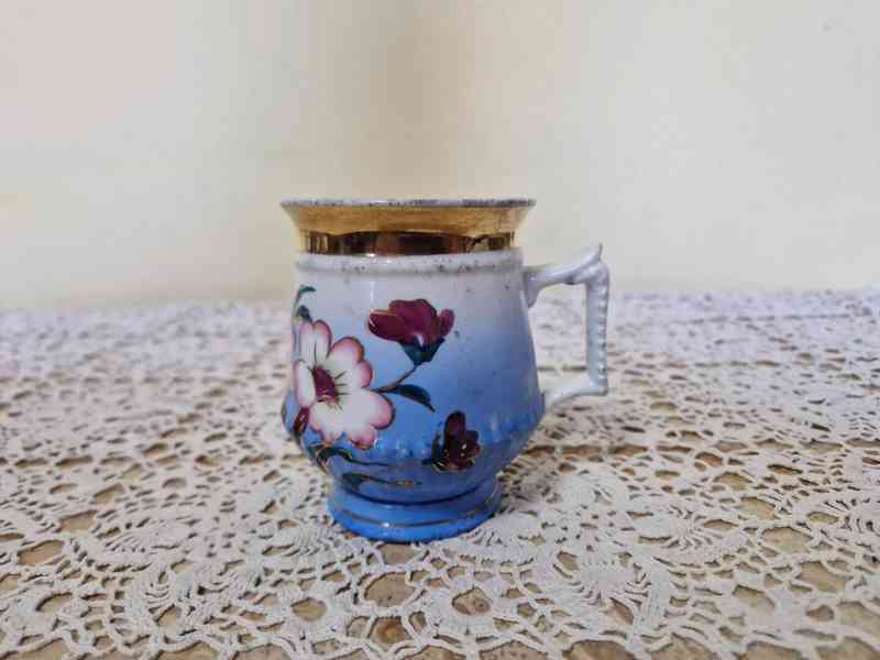 Sbírkový secesní porcelánový Hrnek Mušlák - foto 2