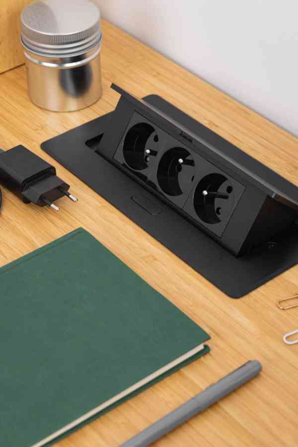 Výklopná zásuvka zapuštěná - foto 3