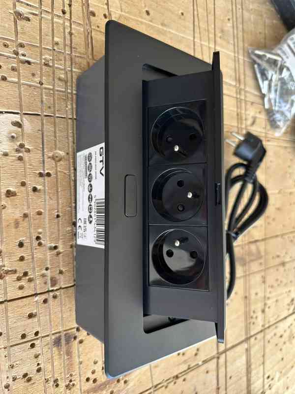 Výklopná zásuvka zapuštěná - foto 5