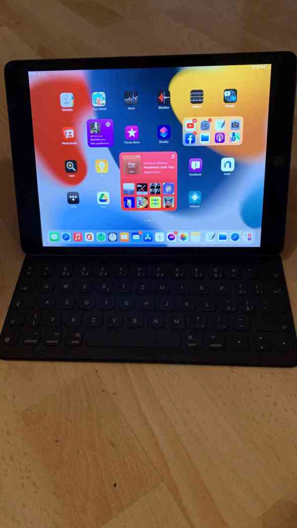 iPad 2020 + Smart Keyboard + Apple pencil TOP stav - foto 2